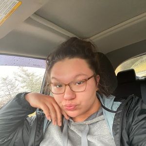 Meet your Posher, Joselin